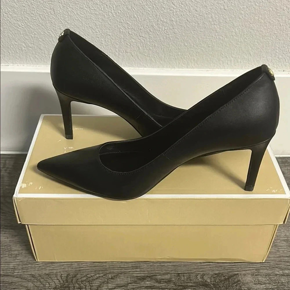 MICHAEL Michael Kors Shoes - Michael Kors woman black heel 6M NWOT